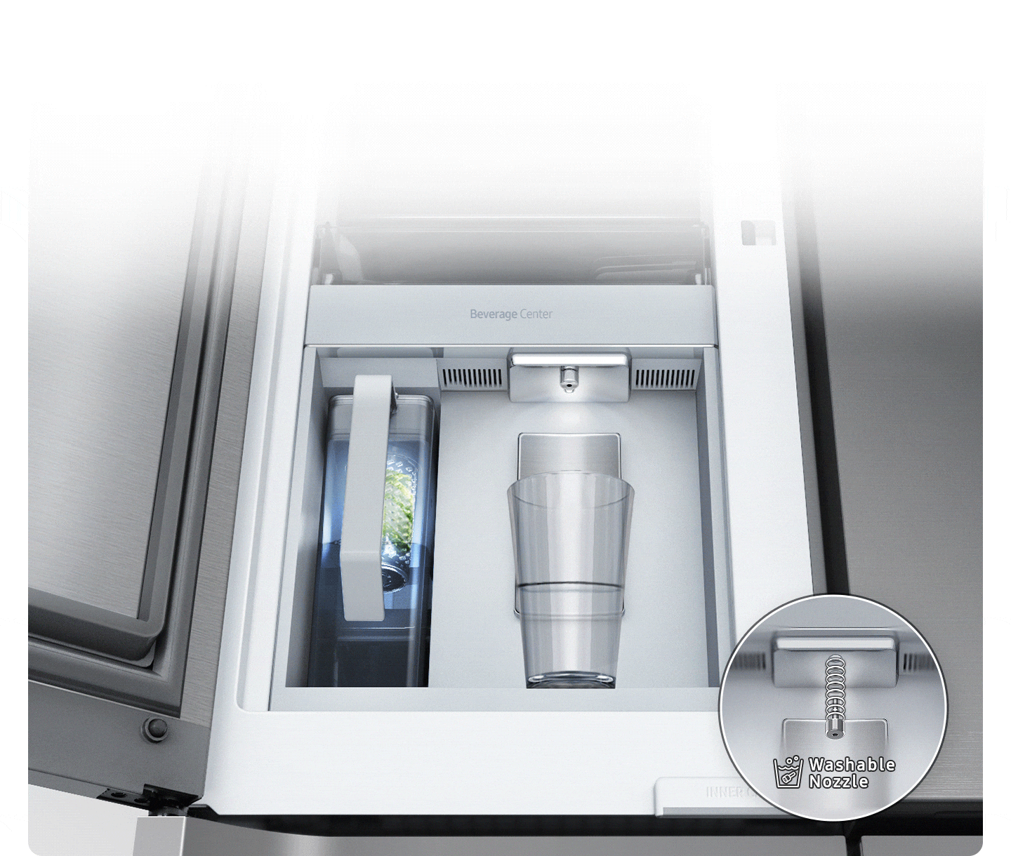De Autofill-kan van het Beverage Center bevindt zich naast de waterdispenser, die een wasbaar mondstuk heeft dat water in een kopje giet.