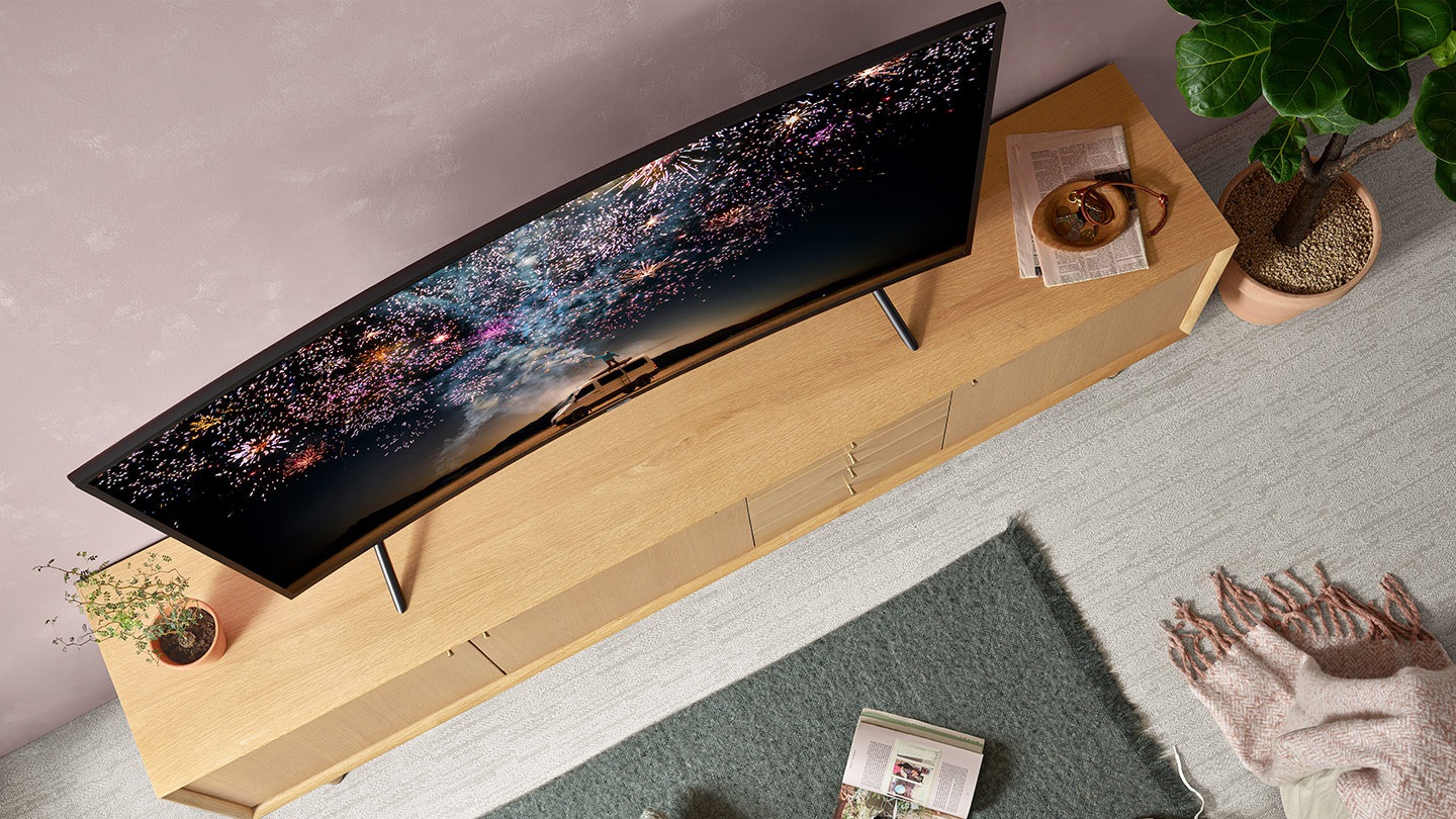 Samsung 4K UHD Curved TV (RU7300) with Slim Design