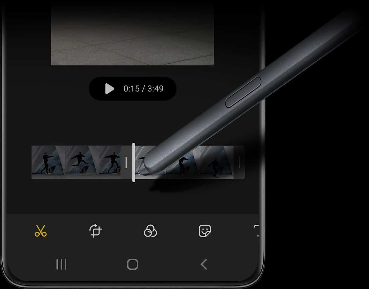 S Pen vu utilisé sur le Galaxy S21 Ultra 5G avec l’interface utilisateur graphique (GUI) d’édition vidéo à l’écran.