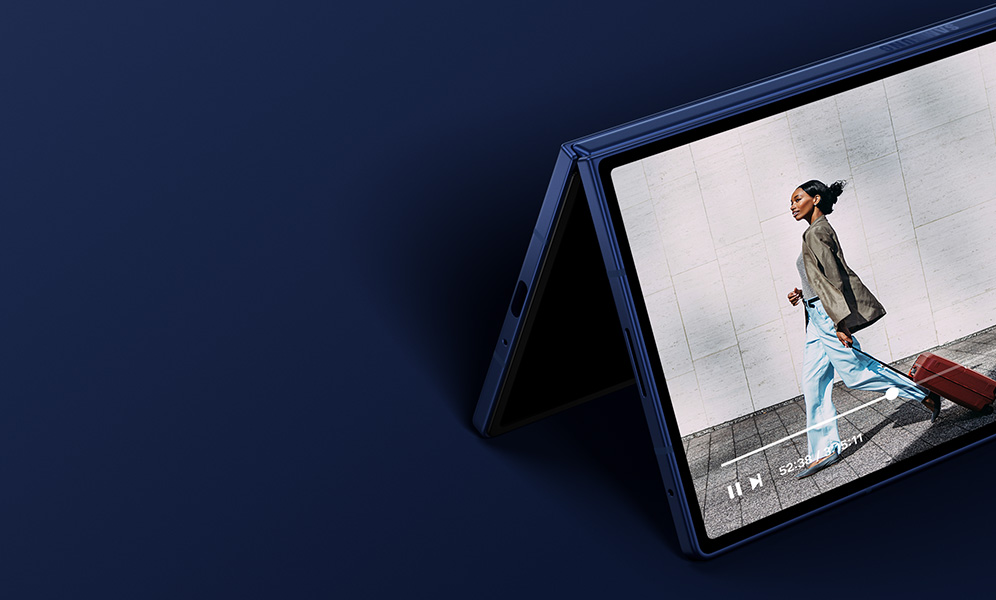 Une vidéo d’environ 3 heures et 15 minutes est diffusée en streaming sur l’écran extérieur du Galaxy Z Fold7.