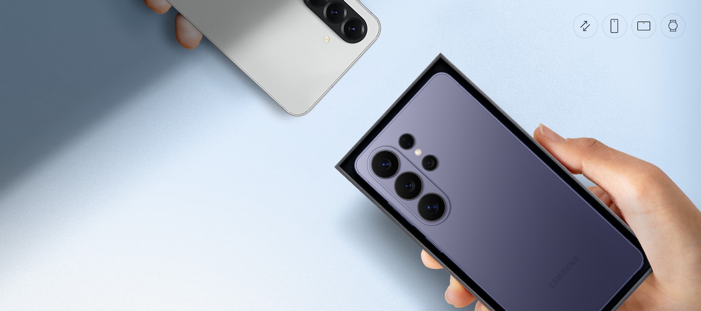 Een Samsung OLED-tv, Galaxy Watch, Samsung-stofzuiger, koelkast, wasmachine en Galaxy-telefoon.