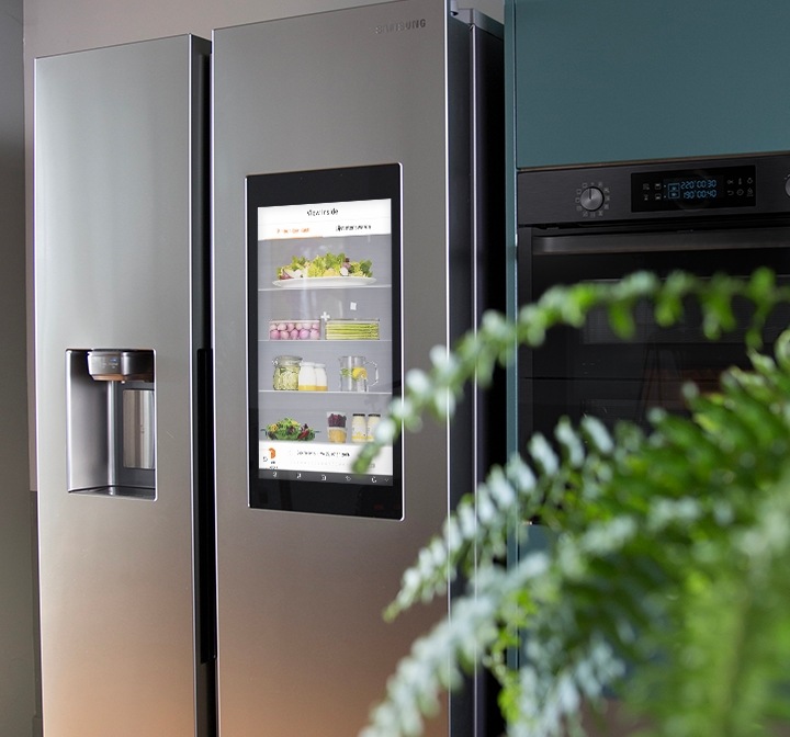 Samsung Family Hub, le frigo qui devient le centre des échanges de la  famille