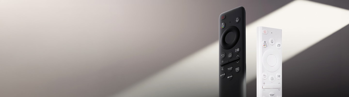 Deux télécommandes Samsung côte à côte