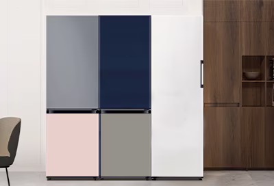 Samsung BESPOKE refrigerator with customizable panels in different colors.