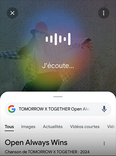 Jouez, chantez ou fredonnez une chanson : Google effectuera une recherche et vous donnera des résultats pour le nom de l’artiste et le titre de la chanson.