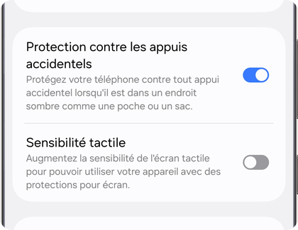 Menu d’affichage sur un téléphone  Samsung Galaxy affichant l’option de protection contre les appuis accidentels activée.