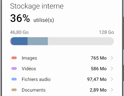 Un téléphone Samsung Galaxy affiche l'écran « Stockage interne »