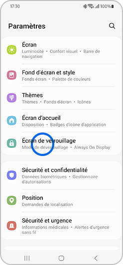 Sélection du menu Écran de verrouillage sur un smartphone Samsung