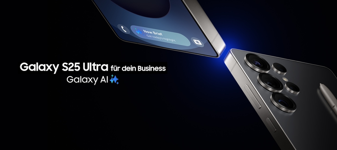 2 Galaxy S25 Ultra Smartphones in Titanium Silverblue und Titanium Black berühren sich fast an den Ecken. Ein Smartphone ist von vorne und eins von hinten zu sehen. Auf dem Galaxy S25 Ultra in der Vorderansicht ist eine Now Brief-Benachrichtigung in der Now Bar mit dem Text „Sieh dir das heutige Highlight an“ zu erkennen. Ein S Pen liegt auf der Rückseite des Galaxy S25 Ultra in der Rückansicht. Galaxy S25 Ultra für Business. Galaxy AI.