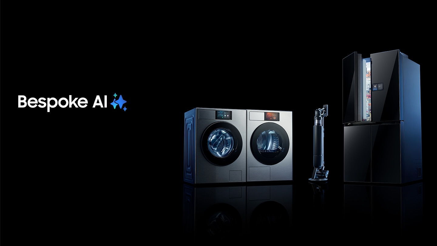Eine Gruppe von Bespoke AI Haushaltsgeräten - darunter eine Bespoke AI Waschmaschine, ein Bespoke AI Trockner, ein Bespoke AI Jet Ultra Akku-Handstaubsauger, und ein Bespoke AI Kühlschrank – steht nebeneinander vor dunklem Hintergrund. Bespoke AI.