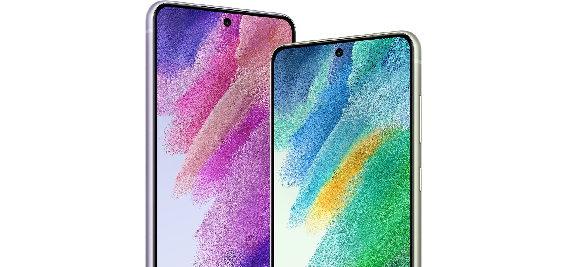 هاتفان Galaxy S21 FE 5G معروضان بجانب بعضهما البعض، حيث يمكن رؤيتهما من الأمام، فيظهر على شاشة أحدهما صورة خلفية رسومية بلون زهري وأرجواني وعلى الآخر صورة رسومية بلون أخضر وأزرق.