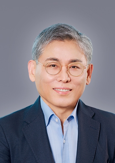 President & Corporate Management, Strategy & Operation (DS Division) Yong Kwan Kim 