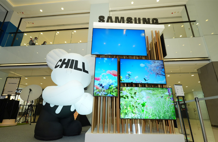 Samsung Presents Contemporary Artist Park Seo-Bo's Masterpiece on 'The Wall  All-in-One' at New York's Rockefeller Center – Samsung Global Newsroom