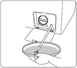 讓水流入容器中