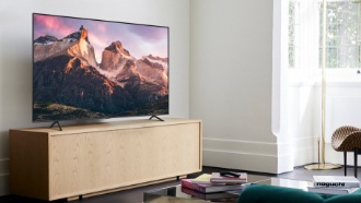 TV uređaj na postolju