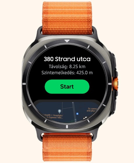 A Galaxy Watch Ultra az útvonalkövetés funkció képernyőjét jeleníti meg az úticéllal, a távolsági szintemelkedéssel és a " Indítás " gombbal.