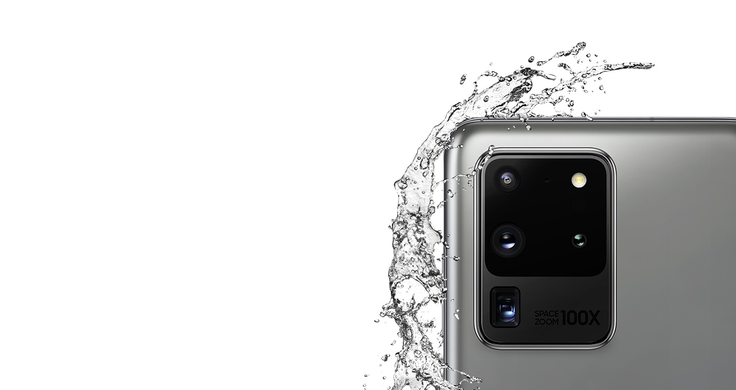 Galaxy S20 Ultra seen from the rear, close-up on the quad rear camera, with a splash of water against the corner