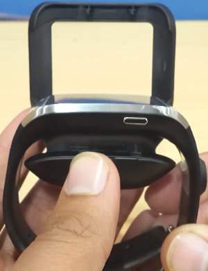 [How-to Guides] How to charge Samsung Galaxy Gear (SM-V700) ?