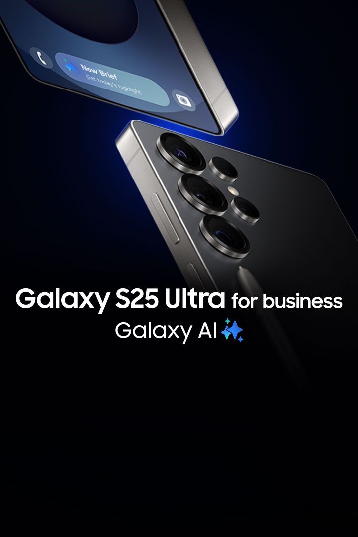 2台のGalaxy S25 Ultra（ギャラクシーエス25ウルトラ）がわずかに傾き、上下に配置されている。一方のデバイスは背面が見えていて、その上にS Pen（Sペン）が載っている。Galaxy AI（ギャラクシーエーアイ）。