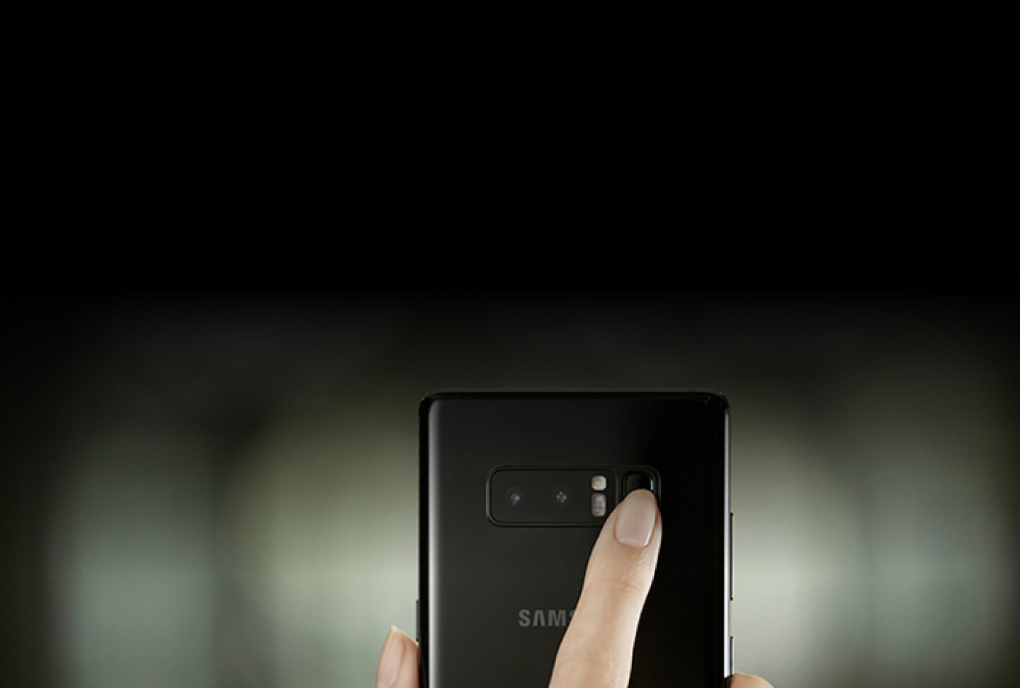 Обзор камеры Samsung Note 8, широкоугольный объектив двойной камеры Galaxy Note8 делает качественные снимки в условиях недостаточной освещенности, основной объектив с 2-кратным оптическим зумом и функцией оптической стабилизации обеспечивает резкие и четкие снимки даже в режиме приближения.