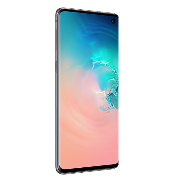 هاتف Galaxy S10 باللون الأبيض ملتفت نحو جانب زر التحكم في الصوت، ومرئي من الجهة الأمامية.