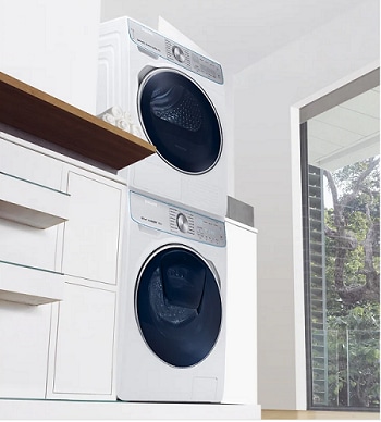 How do I use the stacking kit on my Samsung Heat Pump Tumble Dryer? Samsung