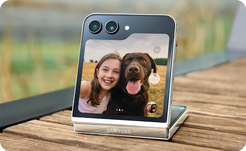 New Samsung mini camera a boon to the selfie generation