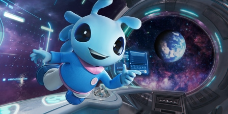 Un extraterrestre bleu fantaisiste en l’air à l’intérieur d’un vaisseau spatial moderne. L’extraterrestre a deux antennes, deux gros yeux, et porte un uniforme spatial composé d’un haut bleu avec des détails roses et d’un pantalon blanc. L’extraterrestre regarde l’objectif en souriant et semble enthousiaste. Derrière, on voit la planète Terre à travers un grand hublot rond du vaisseau spatial.