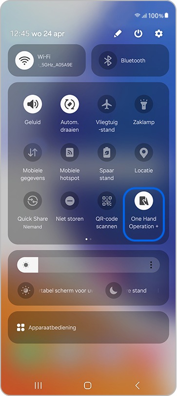 Tik op de knop de One Hand Operation + in het quick panel