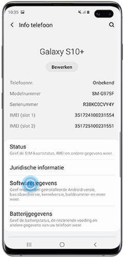 Selecteer Softwaregegevens in Instellingen op de Galaxy smartphone.