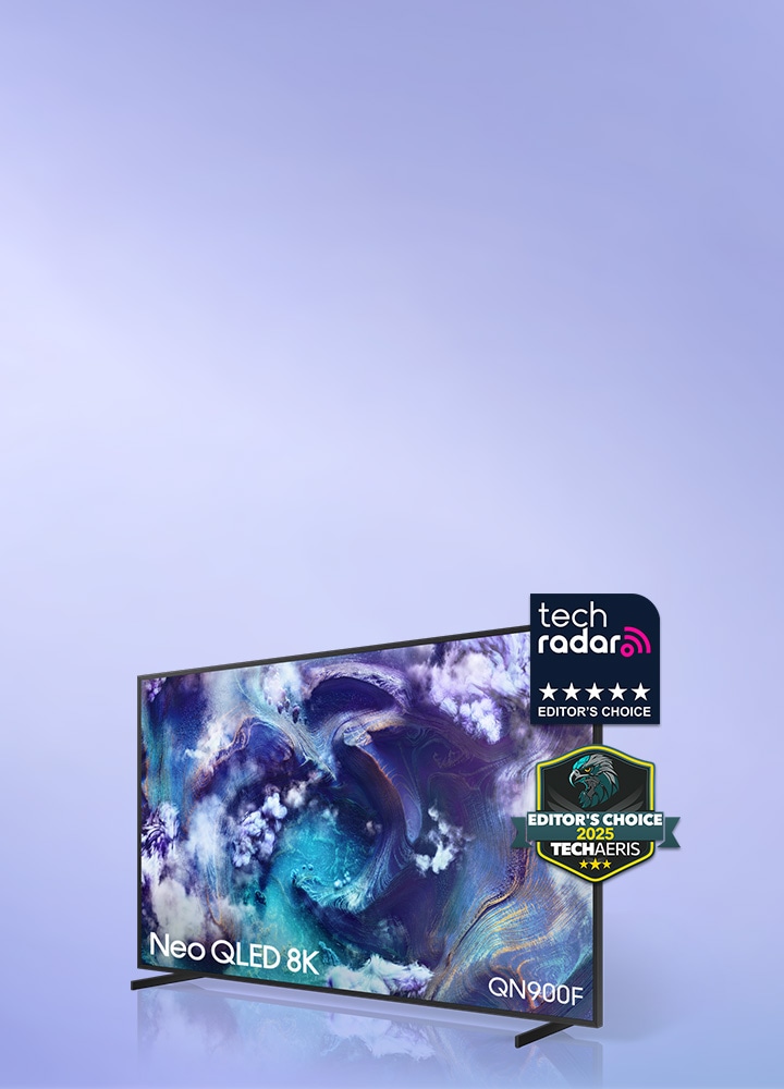 Een Neo QLED 8K QN900F met tech radar EDITOR'S CHOICE logo and EDITOR'S CHOICE 2025 TECHAERIS logo.