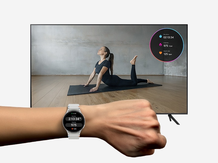 Galaxy Watch's screen mirrored to the TV.