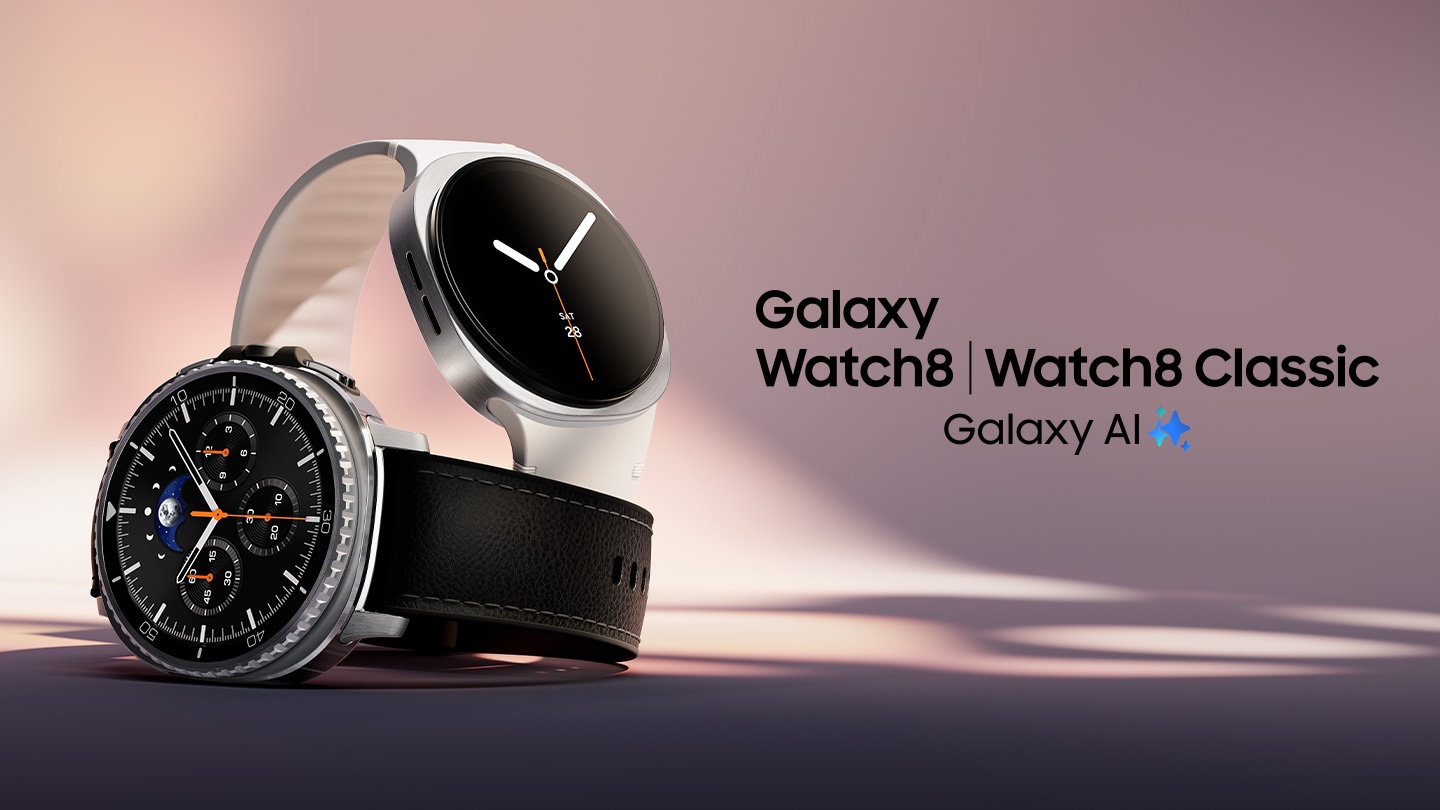 El Galaxy Watch8 Classic con una correa híbrida negra apoyada sobre un lateral. El Galaxy Watch8 con una correa deportiva white se coloca en posición vertical, ligeramente detrás del Galaxy Watch8 Classic. El texto Galaxy Watch8 Galaxy Watch8 Classic Galaxy AI y su ícono.