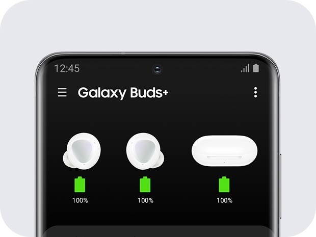 Un teléfono Galaxy con una GUI de la duración de la batería de los auriculares y el estuche de carga que se muestra convenientemente en la pantalla.