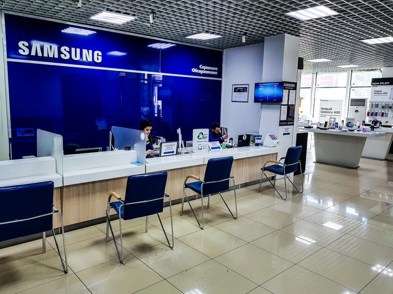 Самсунг сервисный центр remservice. Самсунг сервис Плаза. Авторизованный сервис Samsung. Сервис Плаза Samsung Москва. Сервисный центр Samsung.