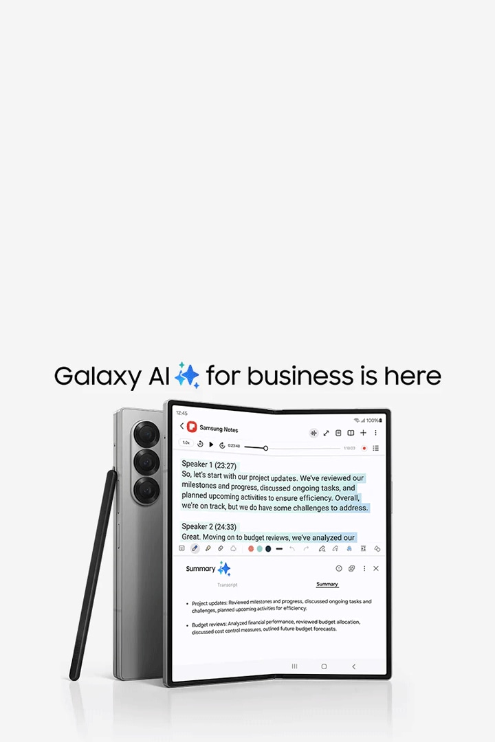 Galaxy AI för företag är här. Av två Samsung Galaxy Z Fold6-telefoner är den ena vikt och ses bakifrån och den andra är utvikbar och visas från huvudskärmen, som har Samsung Notes-appen ovanpå som visar en transkriberad inspelning och Note Assist som ger en sammanfattning längst ner. S Pen Fold Edition för Samsung Galaxy Z Fold6 lutar mot den vikta enheten.
