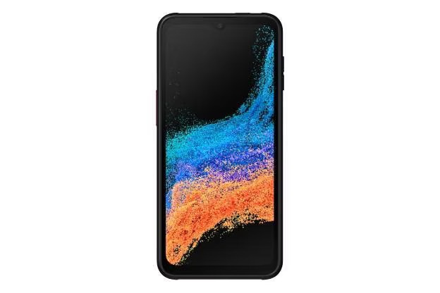 Два устройства Galaxy XCover6 Pro, вид спереди и вид сзади.