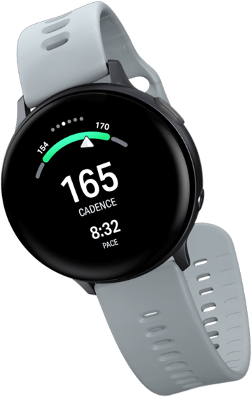 兩支Galaxy Watch Active2 Under Armour聯名款，懸浮在空中。手錶螢幕上顯示MapMyRun MVP應用程式與即時教練功能。而背景中則為一名配戴Galaxy Watch Active2 Under Armour聯名款在跑步中的女性。