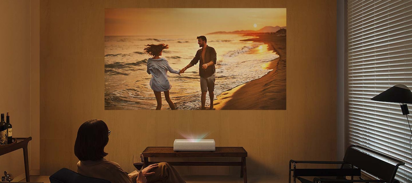 Portable, 4k & Ultra Short Throw Projectors | Samsung UK