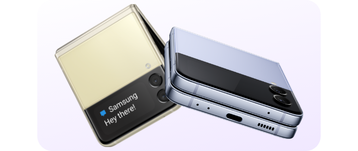 Два Samsung Galaxy Flip4s на фиолетовом фоне