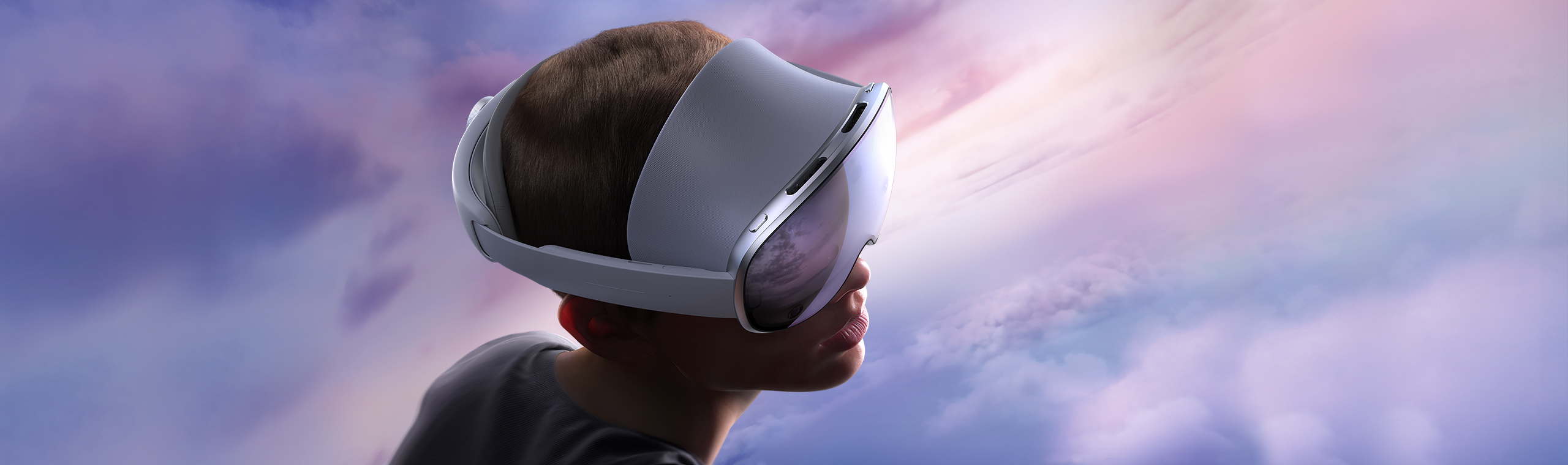 A person wearing Galaxy XR is facing right with clouds in the background. Text reads 'Galaxy XR' and 'Powered by' with Android XR logo.
