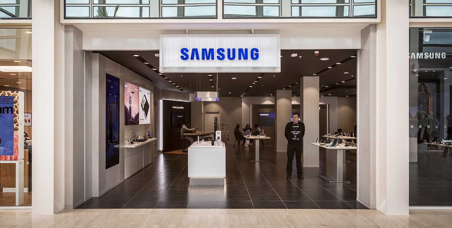 nearest samsung galaxy store