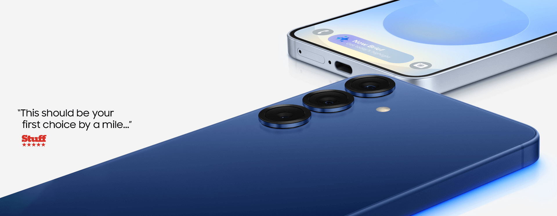 Galaxy S25 and S25 plus devices, one above the other, at a slight angle. Galaxy AI.