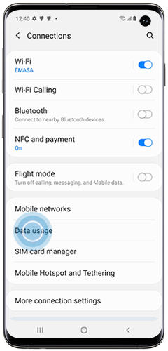 Data usage is selected in the Connections menu