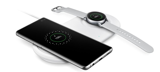Smartphone and Smartwatch charging on wireless charger