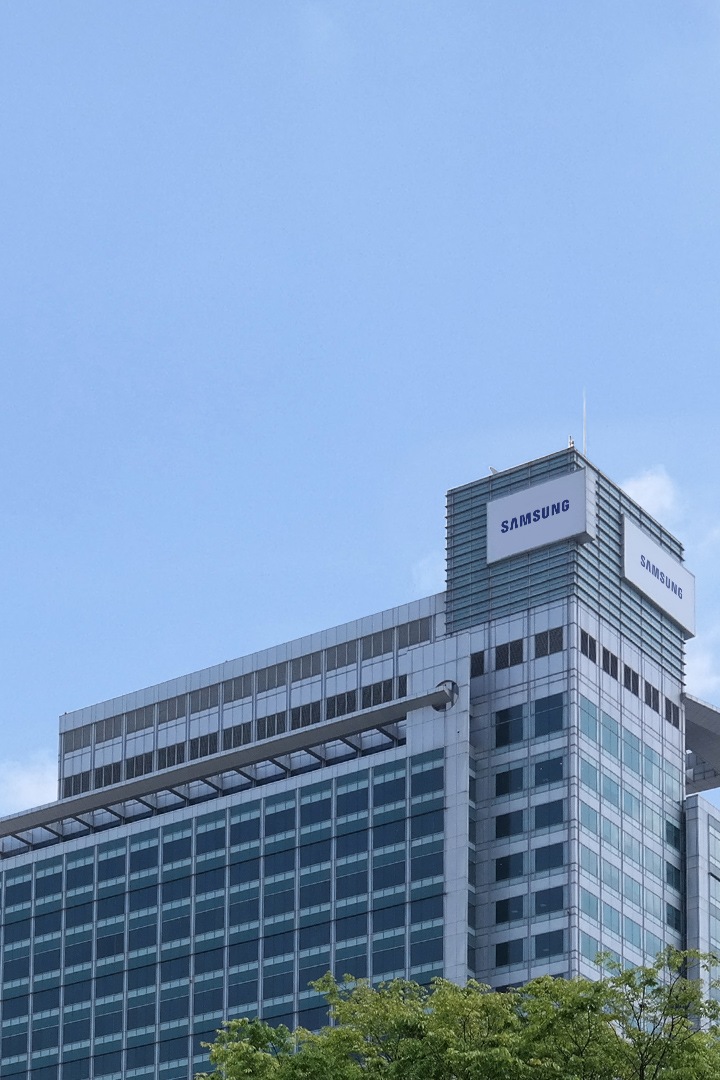 Được thành lập tại Việt Nam từ năm 2009, Samsung Việt Nam đã trở thành một trong những tập đoàn điện tử hàng đầu tại Việt Nam. Đừng bỏ qua cơ hội khám phá hình ảnh liên quan đến Samsung Việt Nam để hiểu rõ hơn về quá trình phát triển và sản phẩm của họ tại đất nước chúng ta.