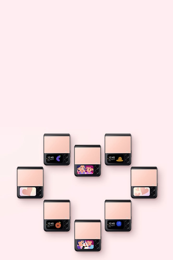 Tám chiếc điện thoại Galaxy Z Flip3 5G xếp thành hình trái tim trên nền màu hồng nhạt.