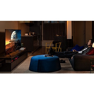 QA55Q70TAWXXY-lifestyle3