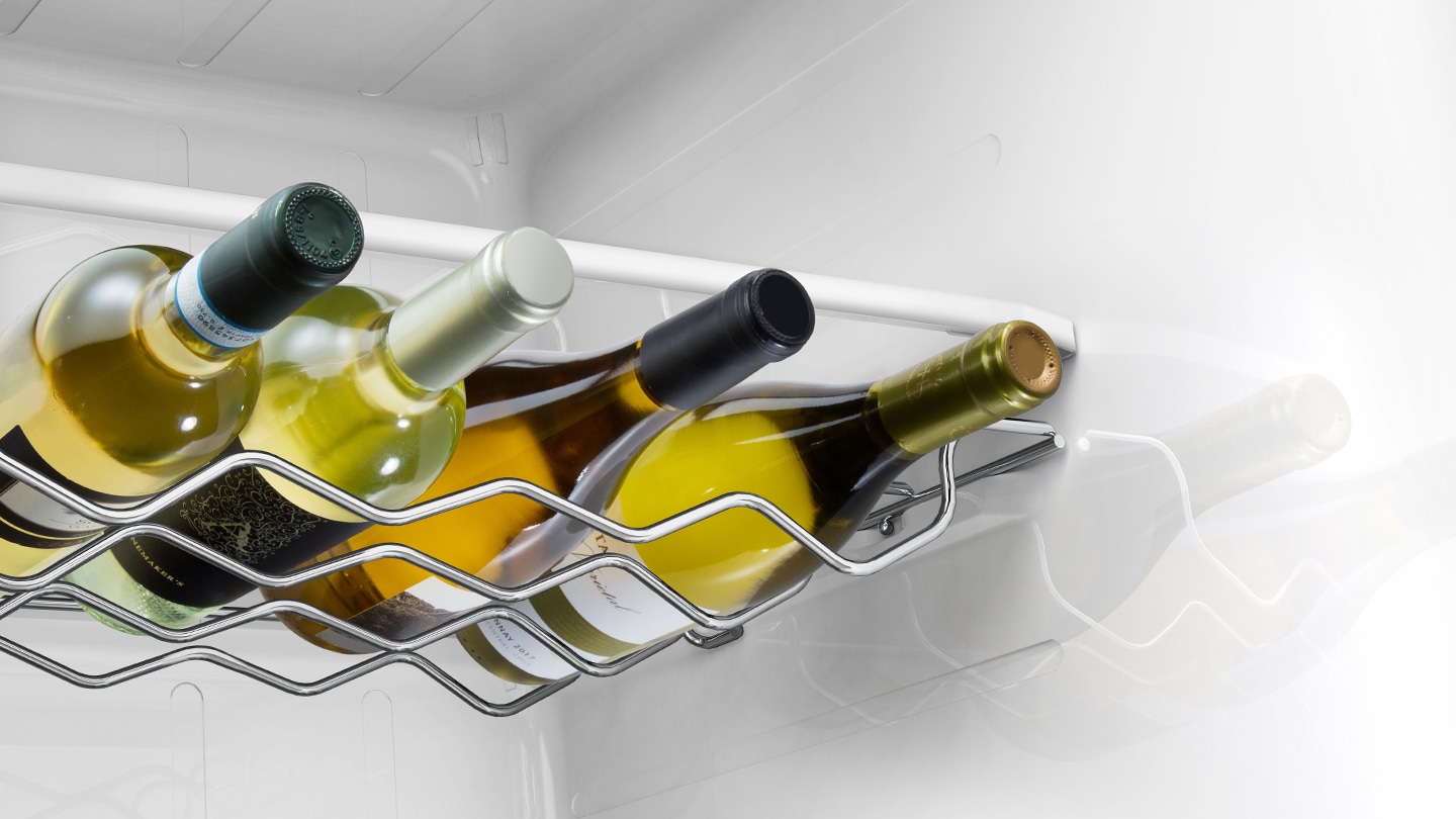 Vemos o detalhe do rack para vinhos dentro do refrigerador Samsung Side by Side RS50N.
