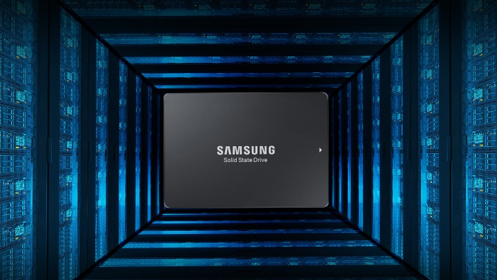 Samsung lance une barette SSD de 8 To pour les datacenters - ZDNet